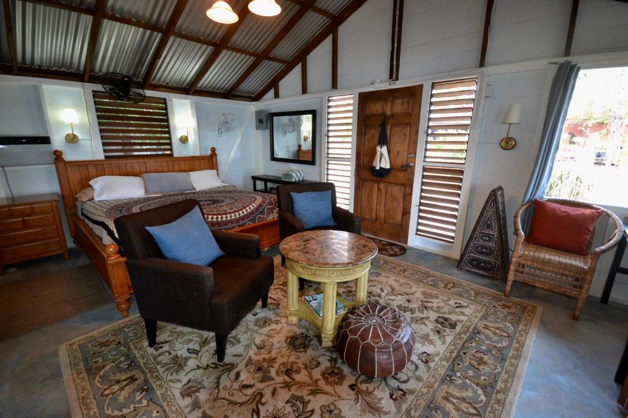 Katamah Beachfront Guesthouse Treasure Beach Dış mekan fotoğraf